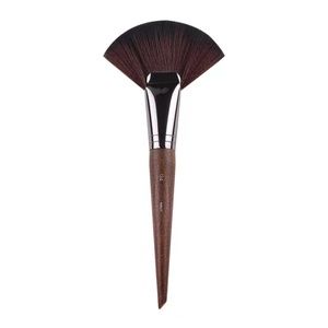 Precision Pro Featherweight Fan Brush 134
